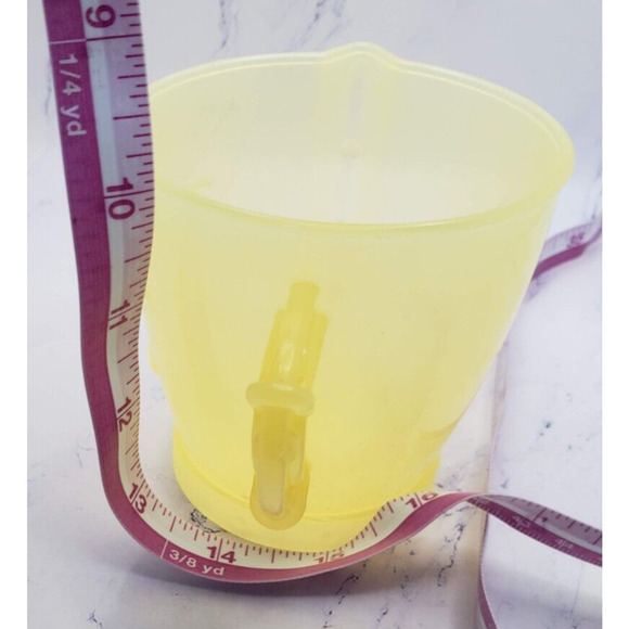Little Tikes Child Size 4 Inch Replacement Yellow Measuring Cup - Picture 7 of 10
